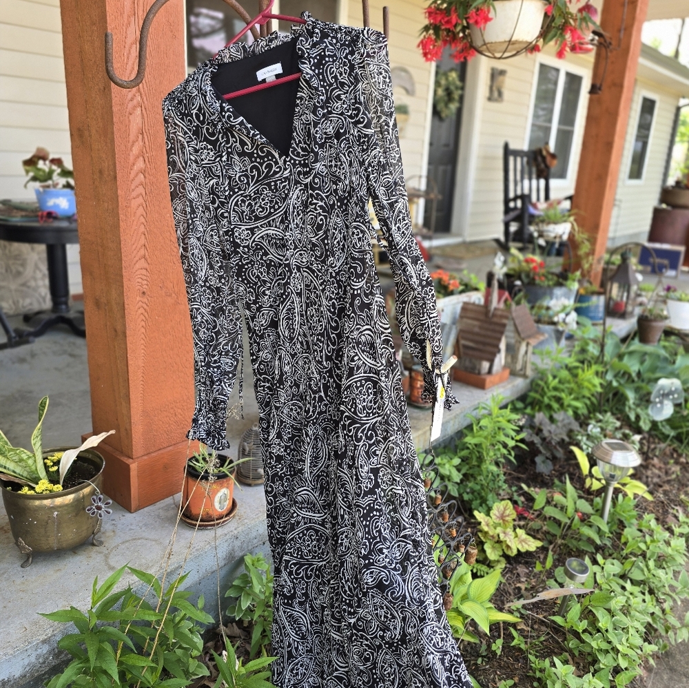 Women's Black & White Paisley Dress